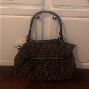 BRAND NEW & NEVER USED: Fendi Purse